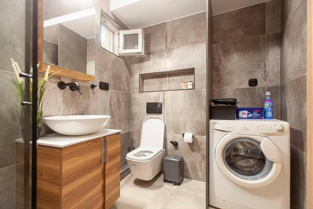 Elektra Luxury